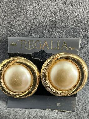 Regalia Vintage Gold-Tone Faux Pearl Domed Clip-on Earrings NEW